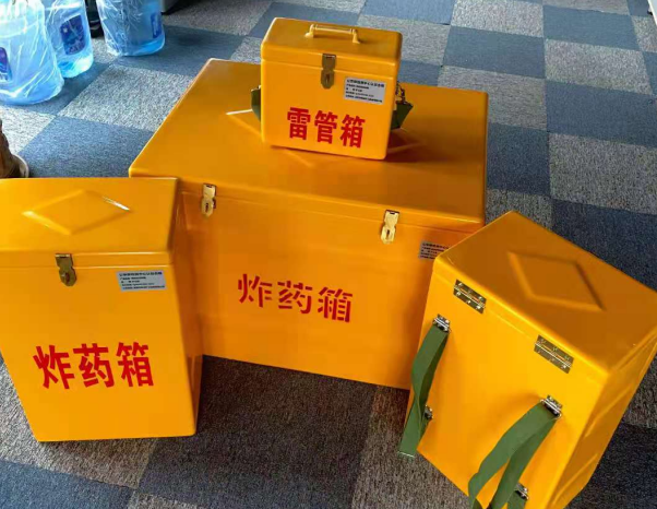 精河不同环境下如何选择炸药箱雷管箱